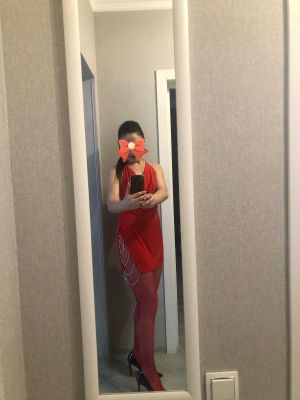 КРАСИВАЯ МИЛФА